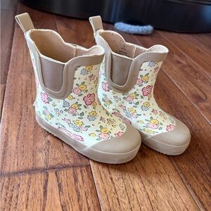 Quincy Mae Floral Kids Rain Boots - Cream and Tan